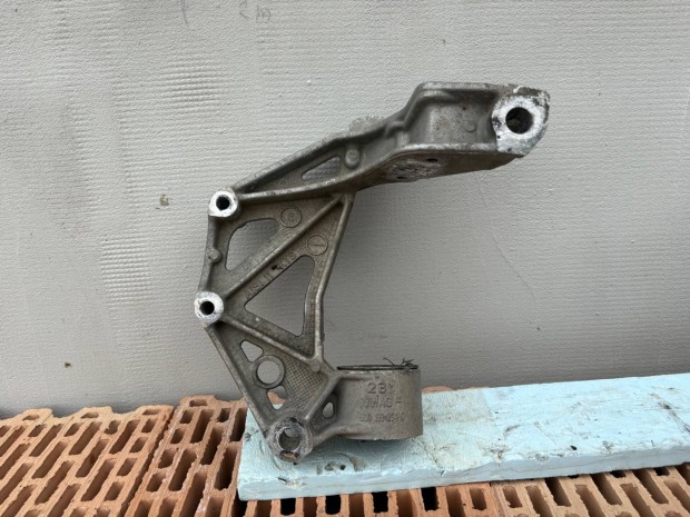Volkswagen polo lengkaros tart konzol