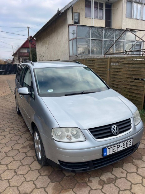 Volkswagen touran 1.9 pd tdi dsg elad!