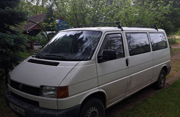 Volkswagen transporter 2.5tdi 9személyes hosszitott kivitel