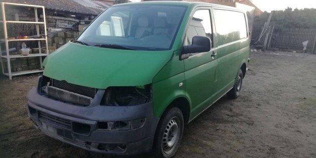 Volkswagen transporter T5 1.9 pdtd hiányos