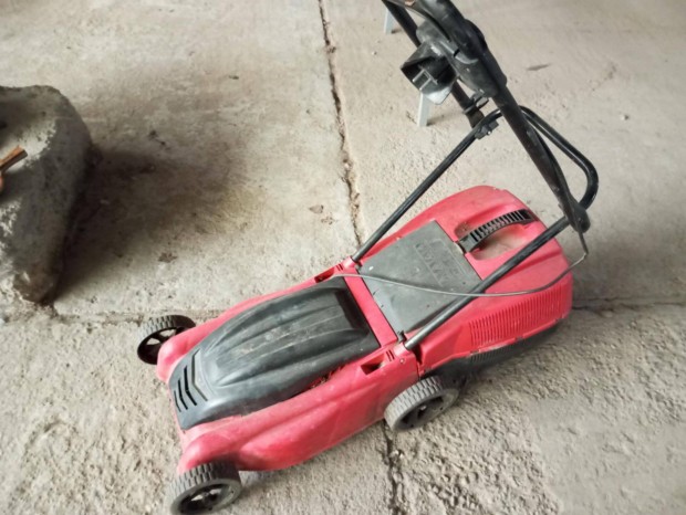 Volta elektromos, fűgyűjtős fűnyíró! (1200 w)