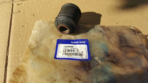 Volvo 1229608 700 900 hts kanyarstabiliztor persely