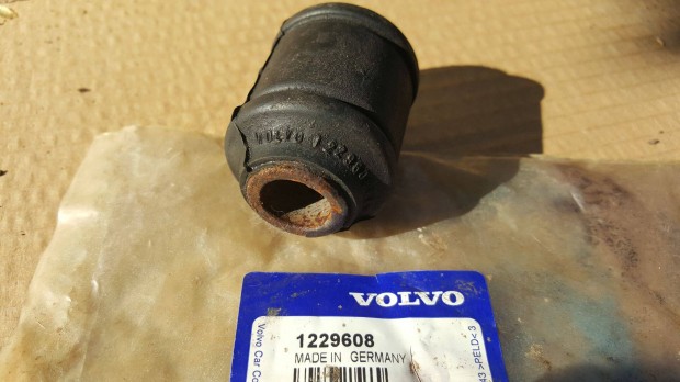 Volvo 1229608 700 900 hts kanyarstabiliztor persely
