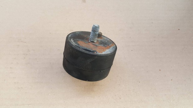 Volvo 1273946 700 motortartszilent