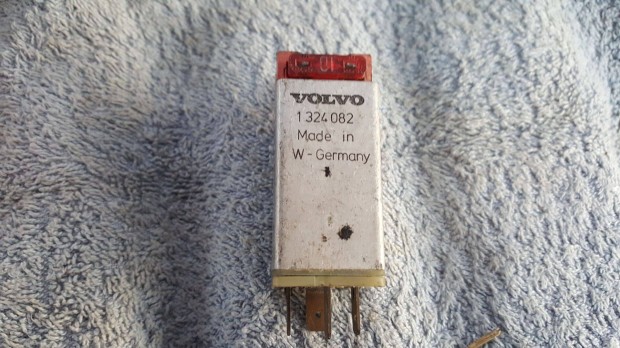 Volvo 1324082 740 760 ABS relé
