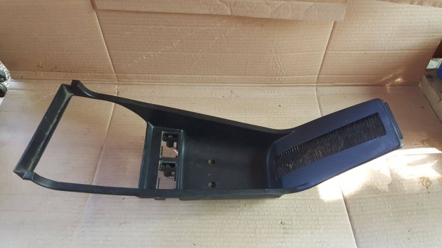 Volvo 1348166 700 900 középsőbox fedél