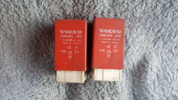 Volvo 1362911 760 850 960 S70 V70 XC70 C70 ablaktörlő időzítő relé