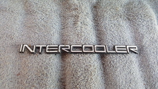 Volvo 1369017 740 760 Intercooler csomagtér felirat
