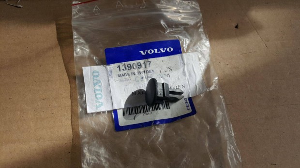Volvo 1390917 850 S70 V70 stb. tetcsomagtart zrfedl