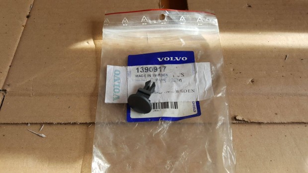 Volvo 1390917 850 S70 V70 stb. tetcsomagtart zrfedl