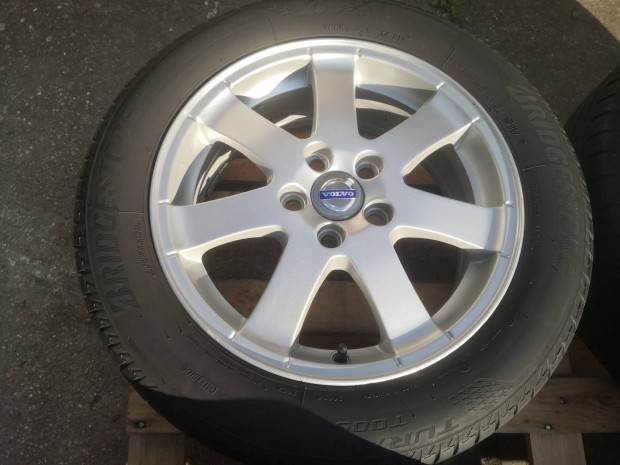 Volvo 16-os gyári alukerék 5x108-as