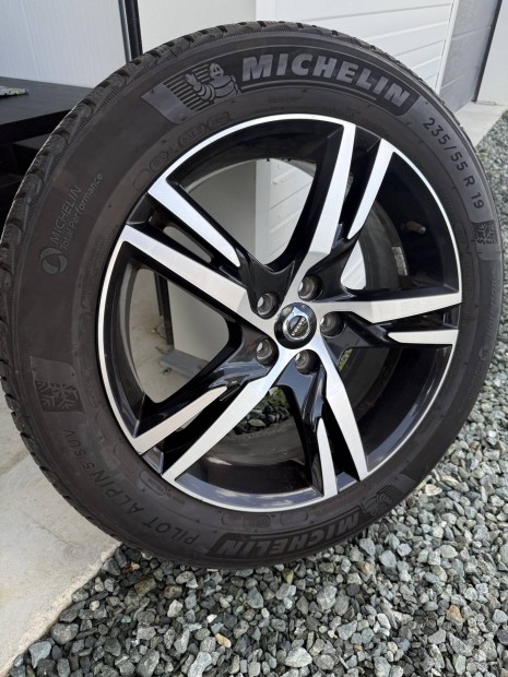 Volvo 19" gyári alufelni garnitúra téli gumival