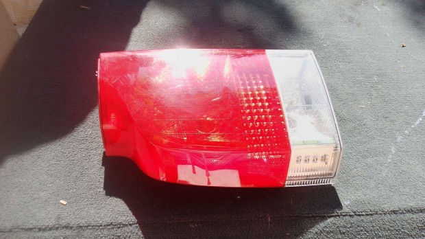 Volvo 30655379 V70 XC70 bal hátsó lámpa