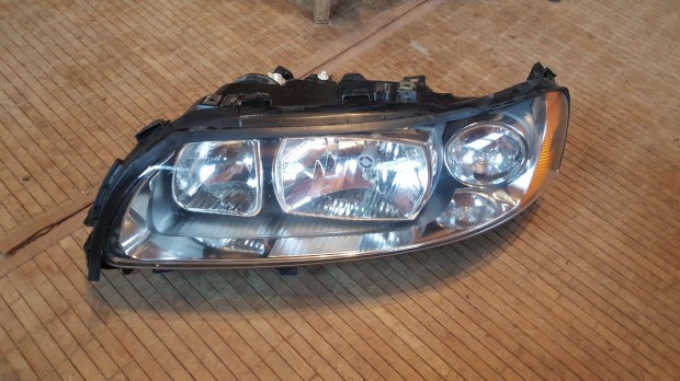 Volvo 30698835 V70 XC70 bal halogén fényszóró