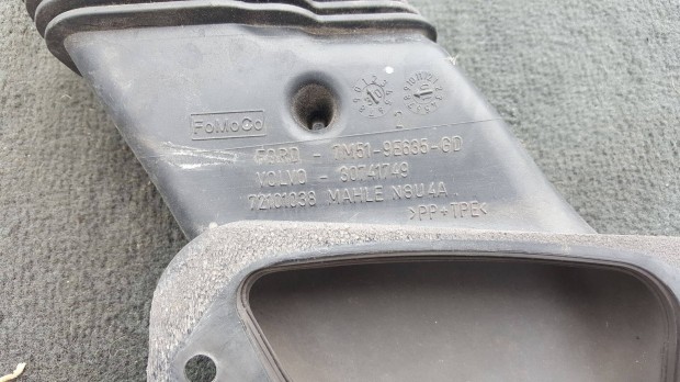 Volvo 30741749 S40 V50 C30 C70 szívócső