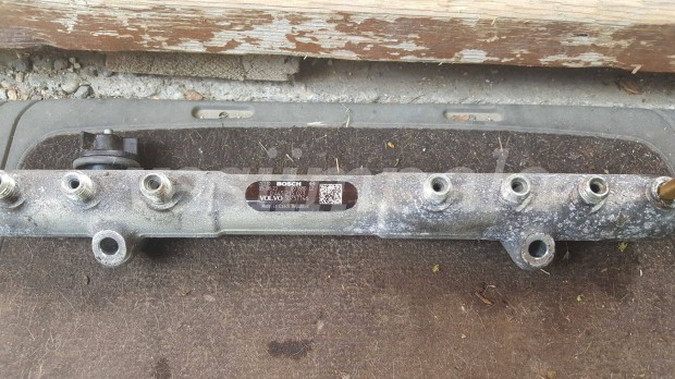 Volvo 30757146 S60 S80 V70 XC70 XC90 D5 Rail-cs