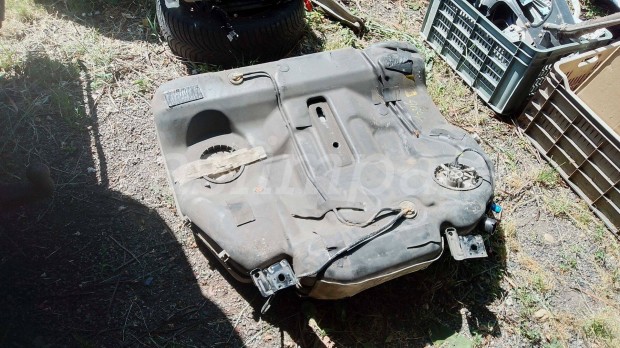Volvo 30792701 S60 S80 V70 benzines zemanyagtank