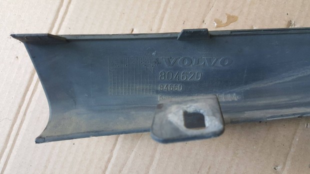 Volvo 30804620 S40 V40 első lökhárító középső koptatócsík