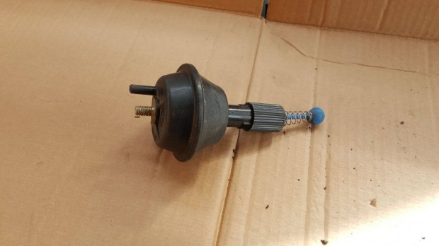 Volvo 30808467 S40 V40 tempomat vákuumdob