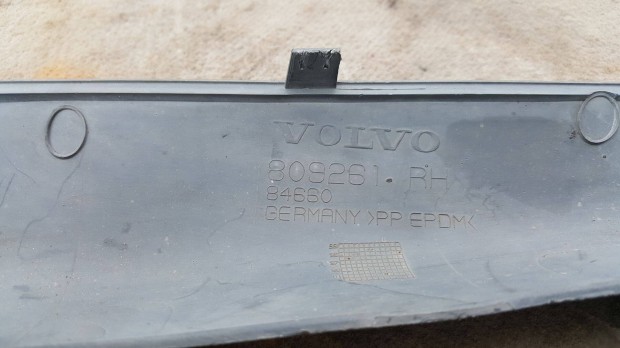 Volvo 30809261 S40 V40 jobb hátsó légterelő elem