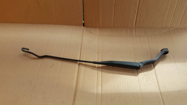 Volvo 30874358 S40 V40 jobb szélvédő törlőkar