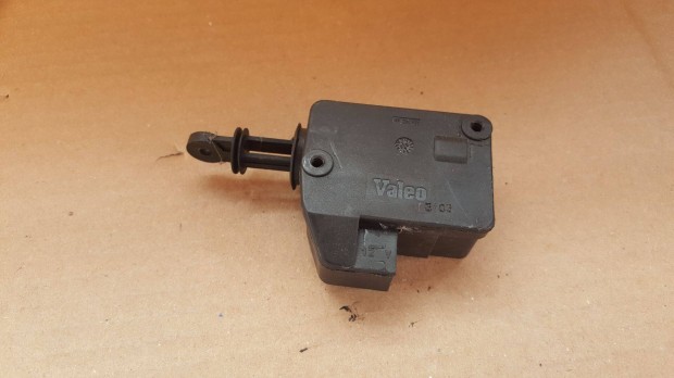 Volvo 30899346 S40 V40 csomagtrzr motor