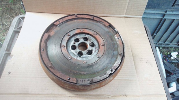 Volvo 31256716 S40 V50 C30 1.6 D kettéstömegű lendkerék