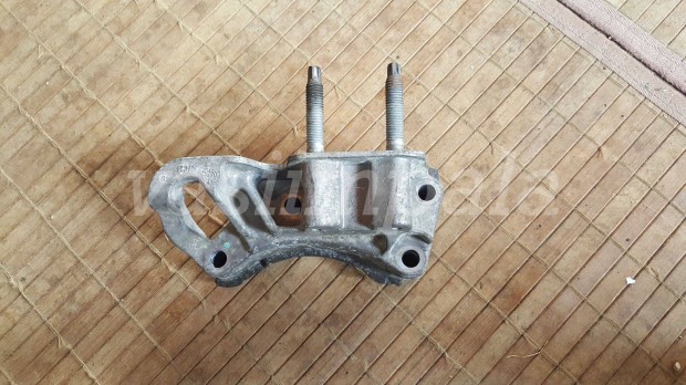 Volvo 31330178 S40 V50 C30 S80 V70 1.6 D jobb motortartóbak konzol