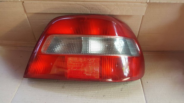 Volvo 3345724 S40 jobb hátsó lámpa