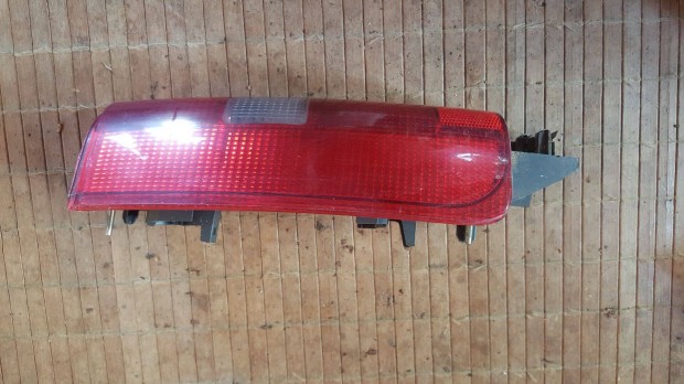Volvo 3512318 850 V70 XC70 bal hátsó alsó lámpa