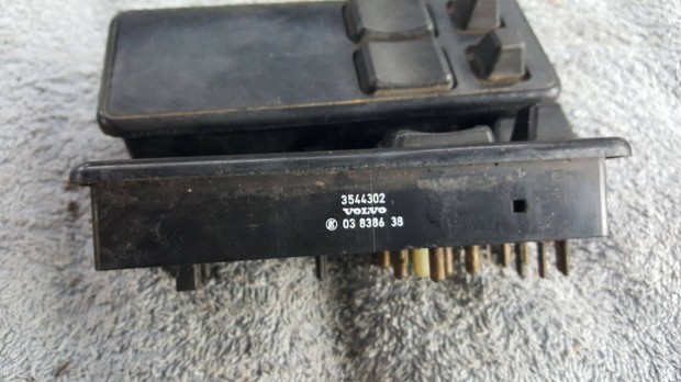 Volvo 3544302 700 900 jobb oldali ablakemelőkapcsoló