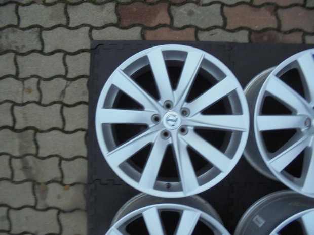 Volvo 5 x 108-as alufelni + T.P.M.S kit�n� �llapotban