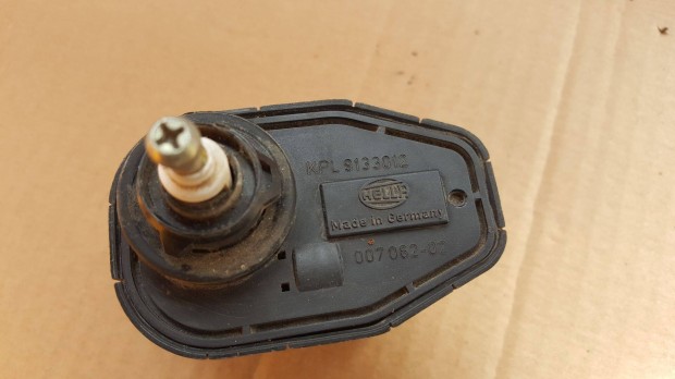 Volvo 9133012 850 fényszóró magasságállító motor