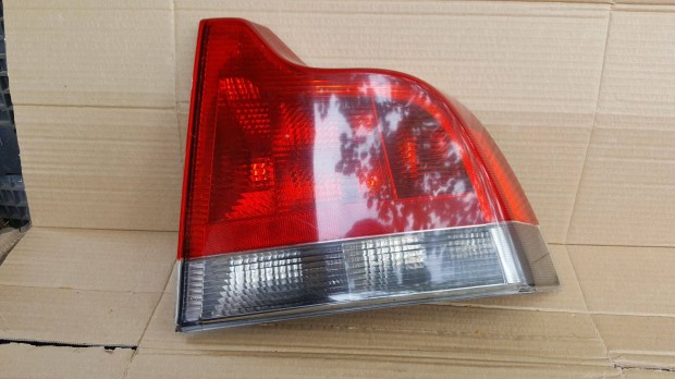 Volvo 9483541 S60 jobb hátsó lámpa enyhén sérült