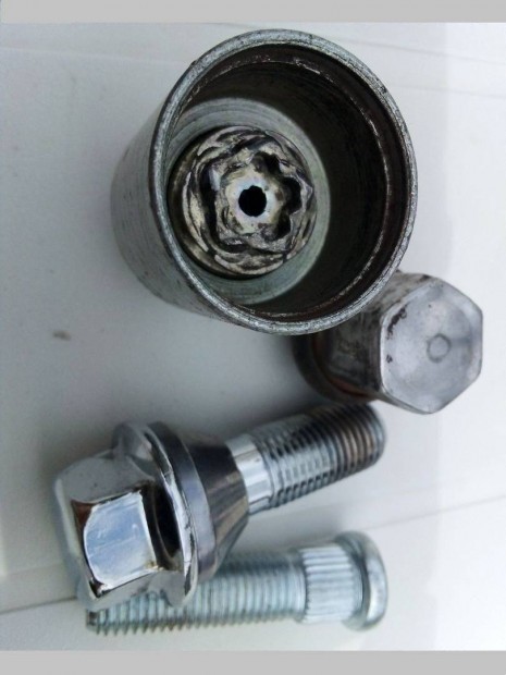 Volvo Alufelni Ac�lfelni csavar �s T�csavar elad�