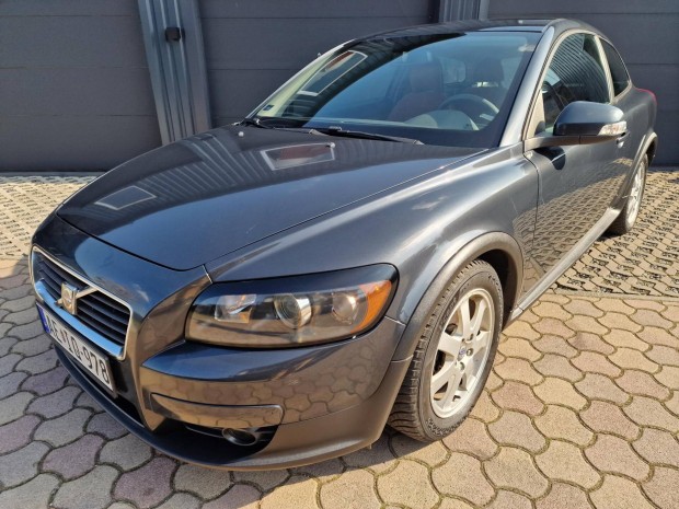 Volvo C30 1.6 D Momentum Sz�p. Megk�m�lt �llapo...