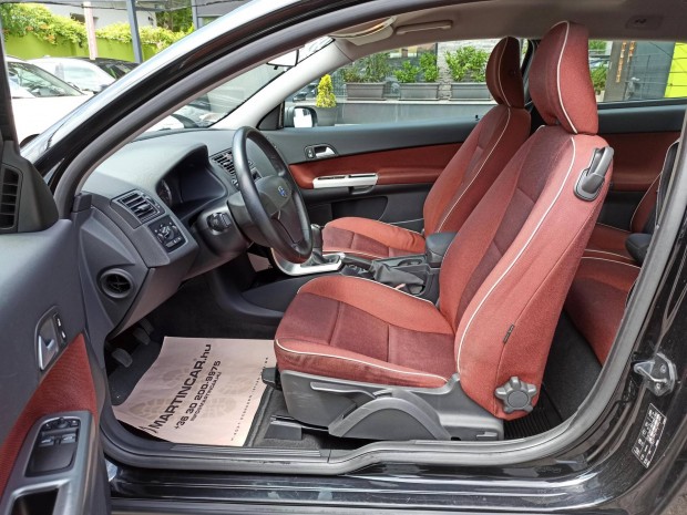 Volvo C30 1.6 Kinetic Red Design +Első Tulajdon...