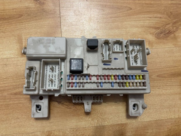 Volvo C30 S40 II V50 C70 II BSI modul, biztos�t�kt�bla 30765015