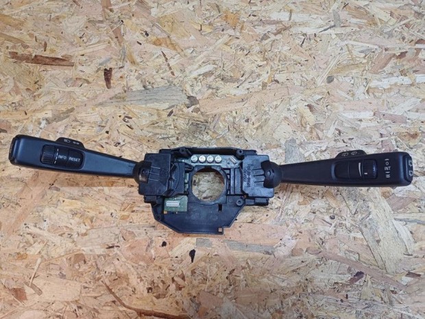 Volvo C30 (2006-2013) Korm�nykapcsol�