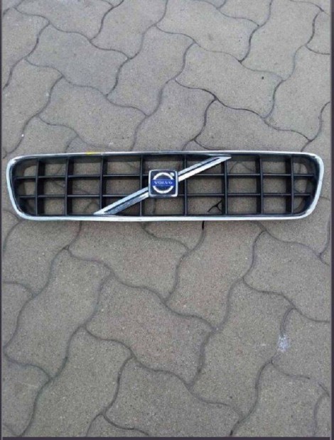 Volvo C70 hűtőrács bontott eladó. Cikkszám:08620343