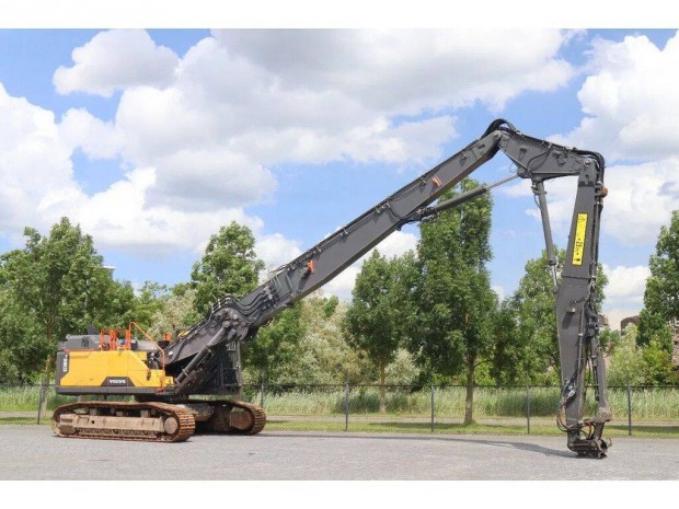 Volvo EC380EHR /23M / Oilquick Bont / 9.121 zemra / Lzing