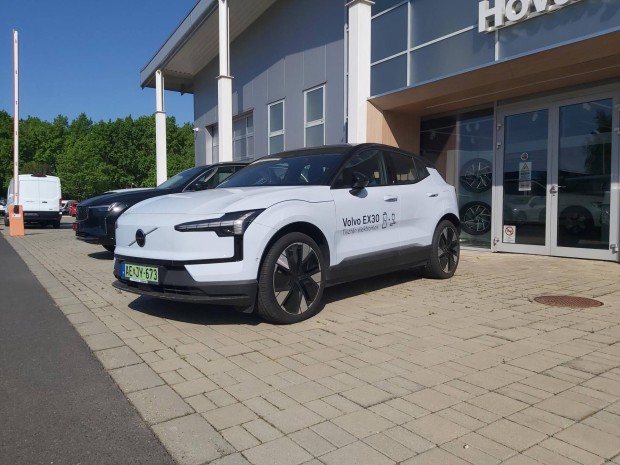 Volvo EX30 Single Motor Extended Range Ultra Az...