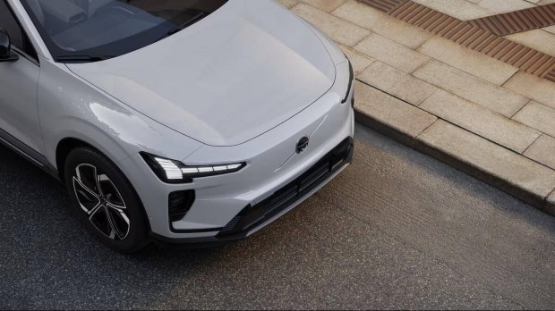 Volvo EX60 P6 Plus Novemberi sz�ll�t�s