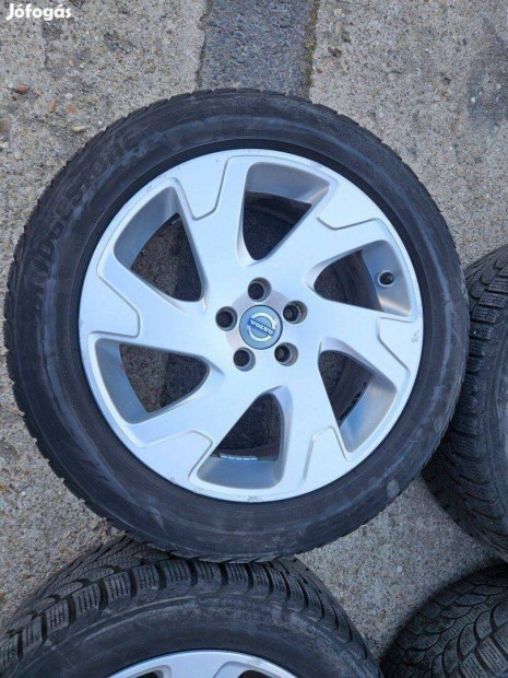 Volvo Gyári 18" colos alufelni garnitúra Bridgestone téli gumikkal