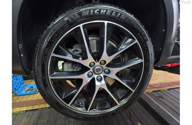 Volvo Gyári 20" colos alufelni garnitúra Michelin gumikkal!