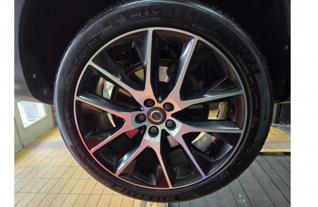 Volvo Gyári 20" colos alufelni garnitúra Michelin gumikkal!