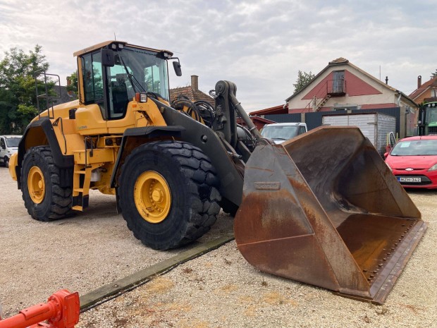 Volvo L180G 30 tonnás, kitűnő állapotú homlokrakodó eladó