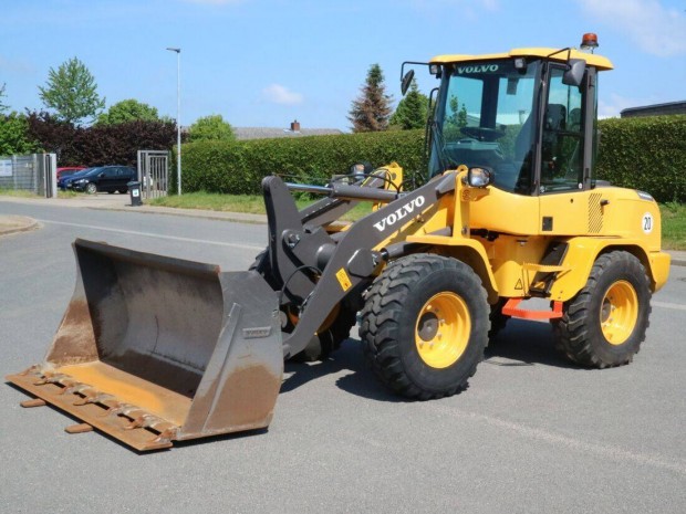 Volvo L35G homlokrakod / 4.500 zemra / Lzing 20%-tl