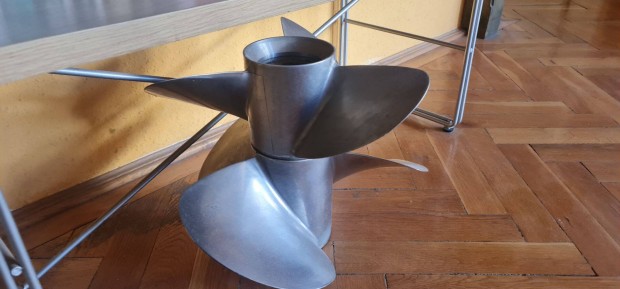 Volvo-Penta hajcsavar