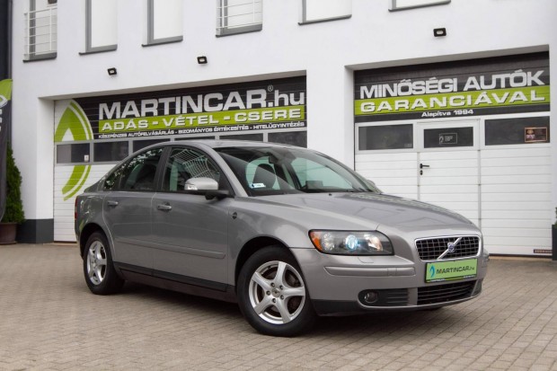 Volvo S40 1.6 Momentum Reflexv Grey Metallic +...